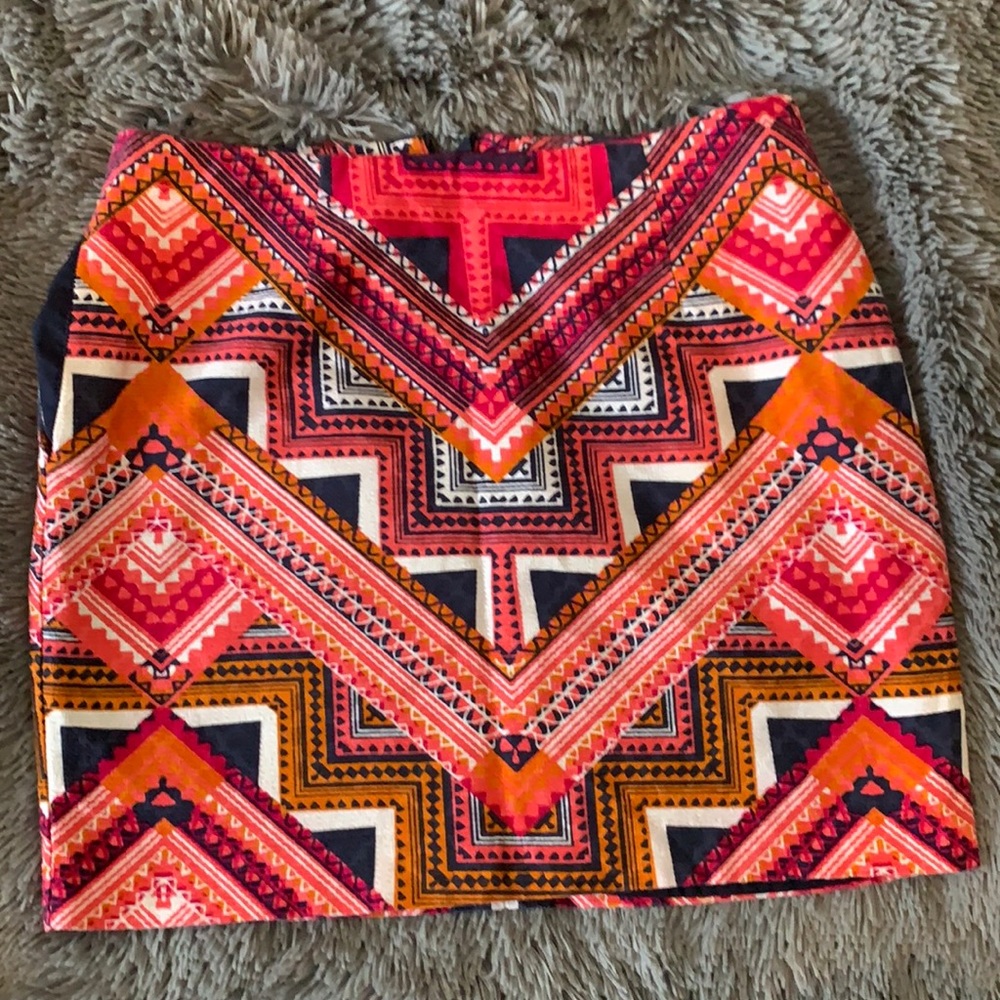 Multi colored Skirt with hidden pockets.Size10